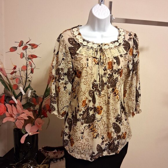 NWT Women's Light Yellow Brown Printed Lined Blouse ¾ Sleeve Pleated Top 8 M - Picture 3 of 9